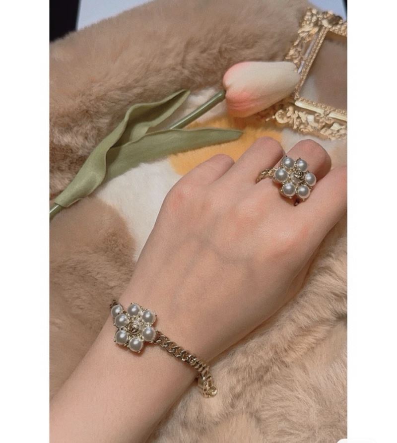 Gvc*1 bracelets